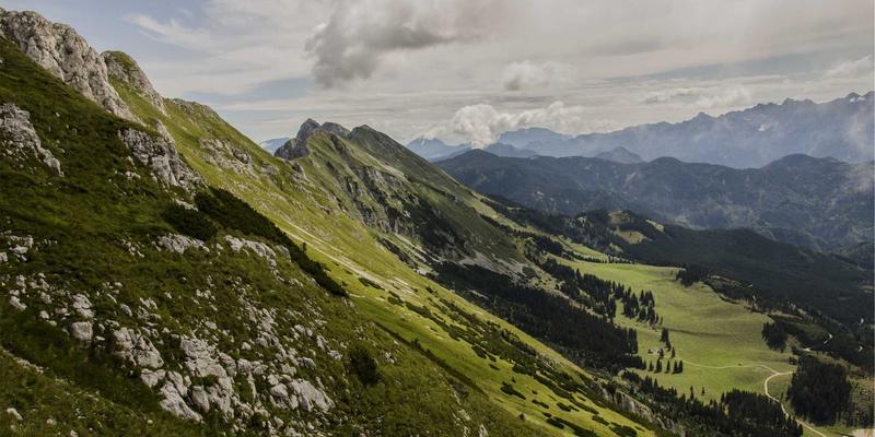 企业咨询3.0时代:运营优化、战略规划与人才发展的三位一体之道